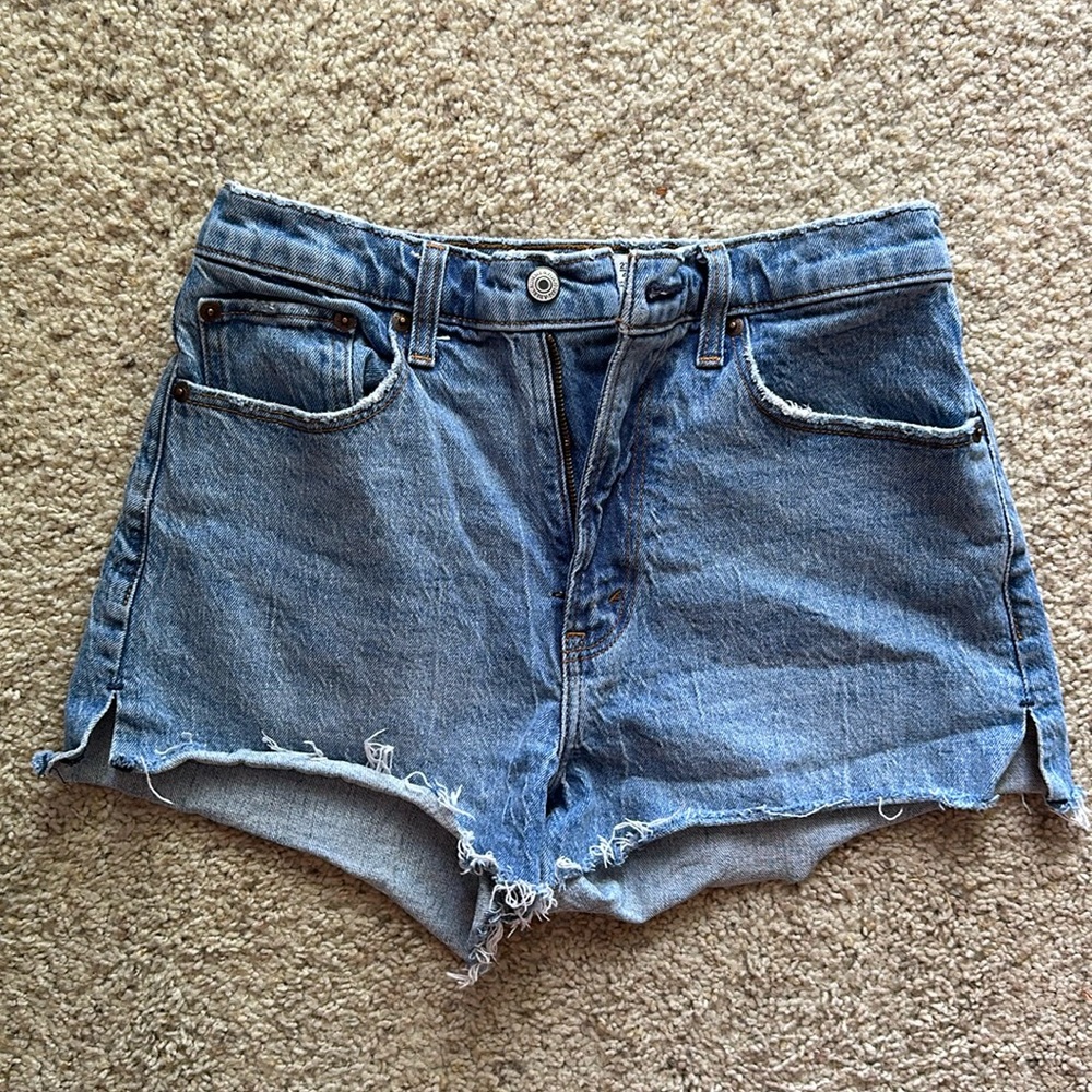 A&F the mom short high rise, curve love size 27